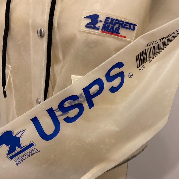 Forever 21 x USPS Hooded Cropped Rain Jacket - Picture 3 of 4